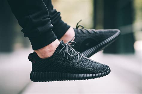 Yeezy boost 350 pirate black